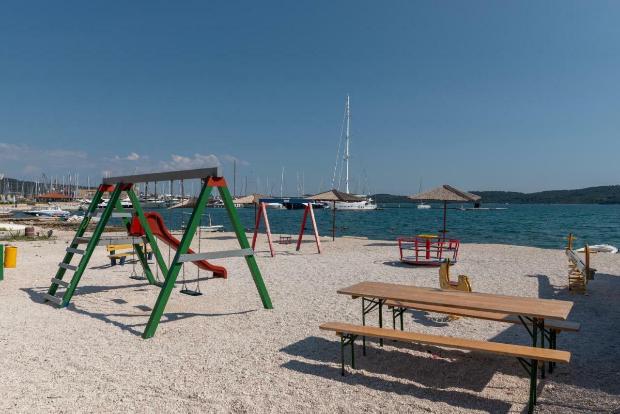 Marinella Lägenhet Trogir Exteriör bild